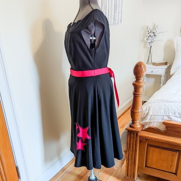 ~*Torrid Vintage 90's Black and Pink Star Dress - Size 16*~ - Picture 4 of 15